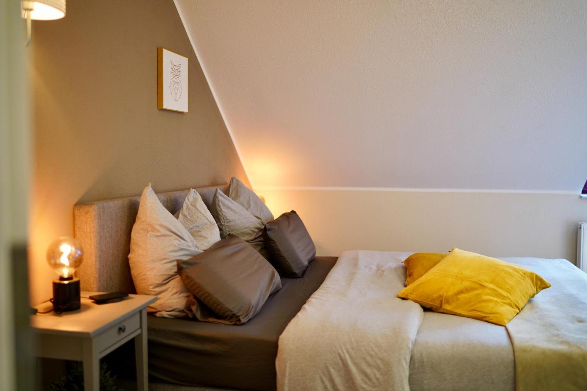 Edler Wohnraum Noble Stadtoase Mit Boxspringbett, Kaffeevollautomat & Parkplatz Zwickau Bagian luar foto