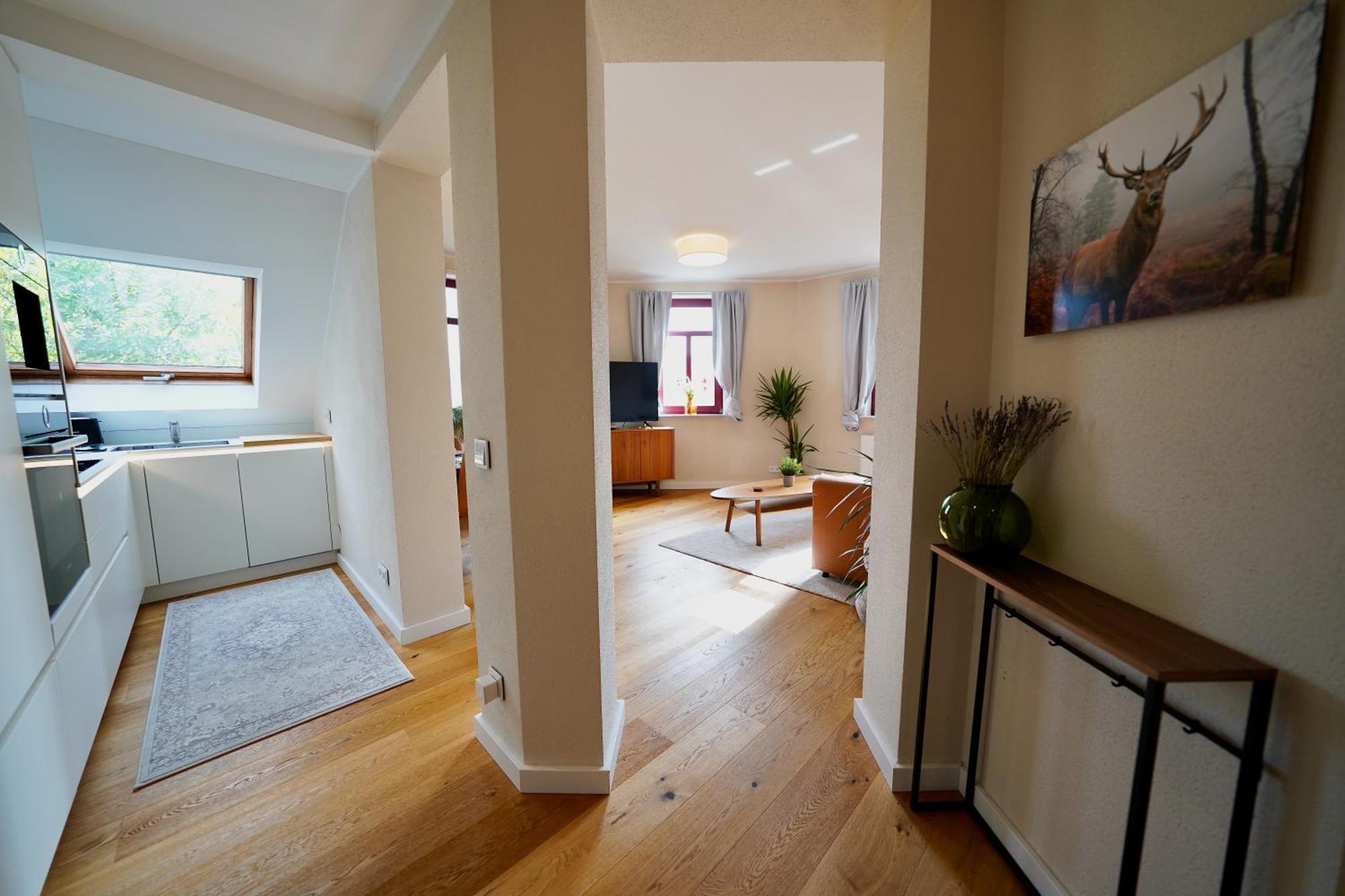 Edler Wohnraum Noble Stadtoase Mit Boxspringbett, Kaffeevollautomat & Parkplatz Zwickau Bagian luar foto