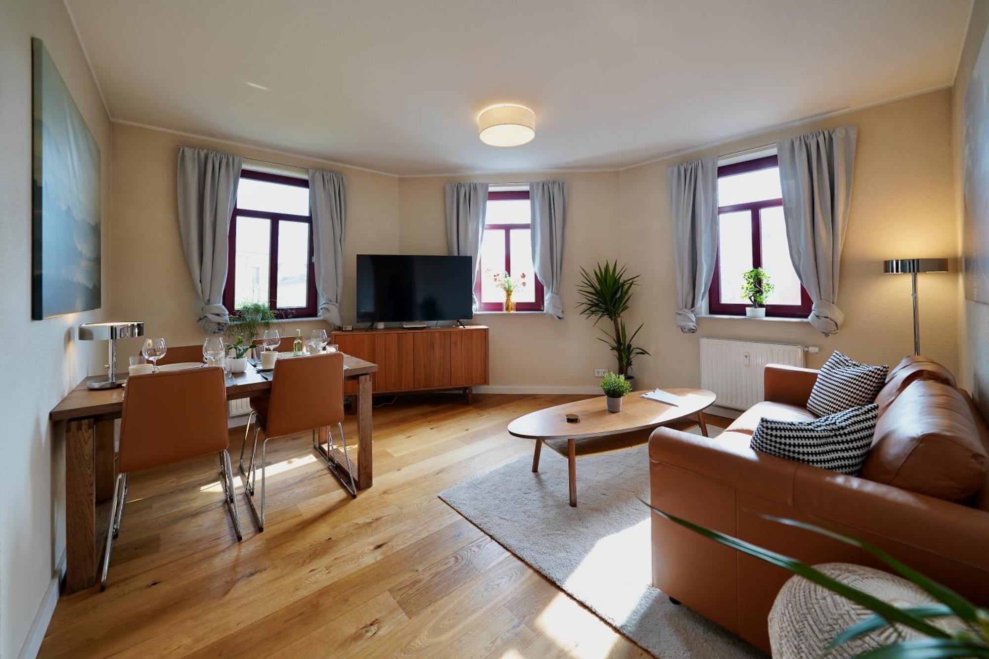 Edler Wohnraum Noble Stadtoase Mit Boxspringbett, Kaffeevollautomat & Parkplatz Zwickau Bagian luar foto