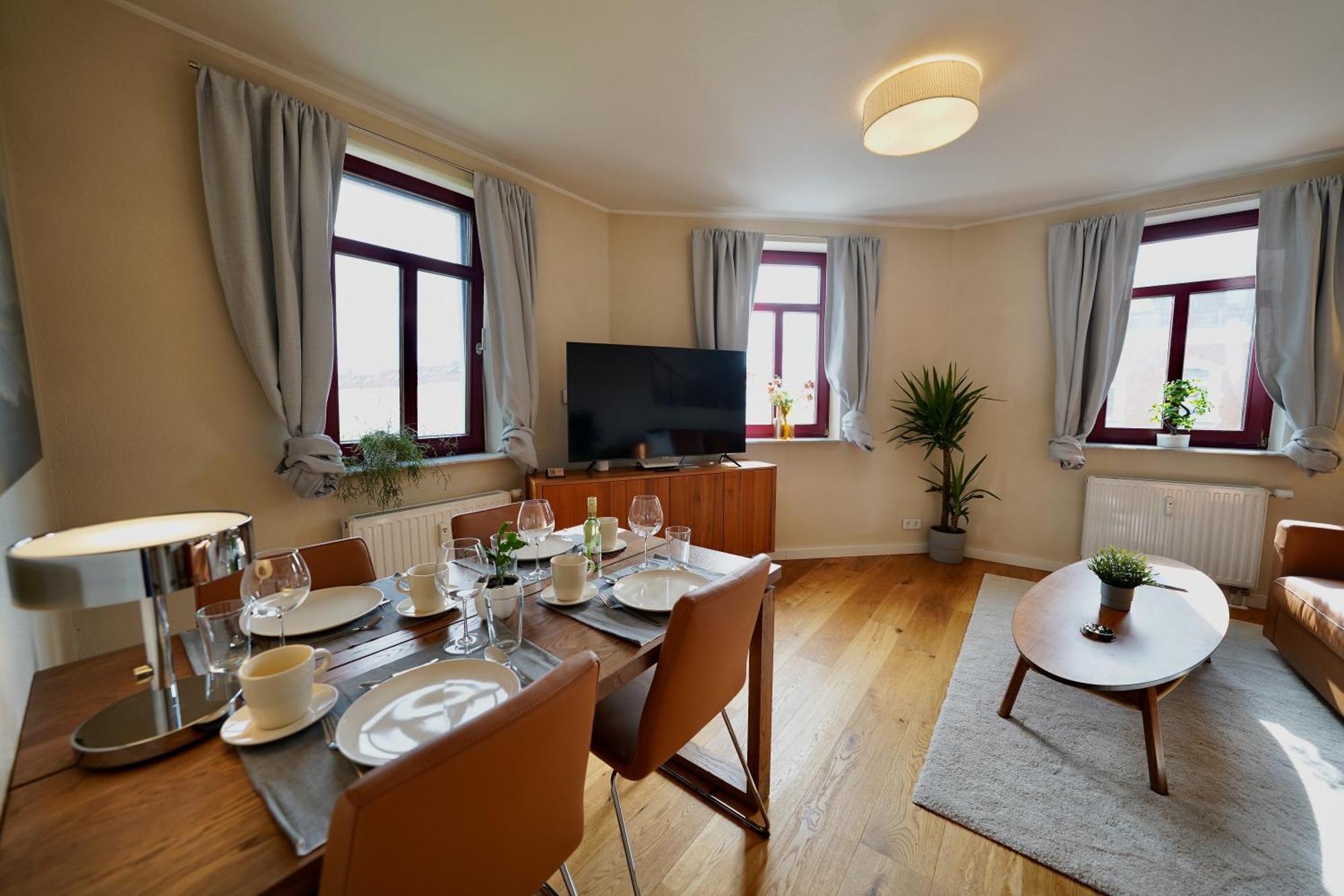 Edler Wohnraum Noble Stadtoase Mit Boxspringbett, Kaffeevollautomat & Parkplatz Zwickau Bagian luar foto