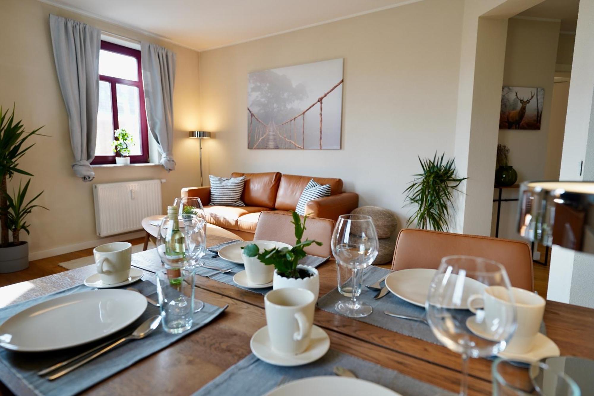 Edler Wohnraum Noble Stadtoase Mit Boxspringbett, Kaffeevollautomat & Parkplatz Zwickau Bagian luar foto
